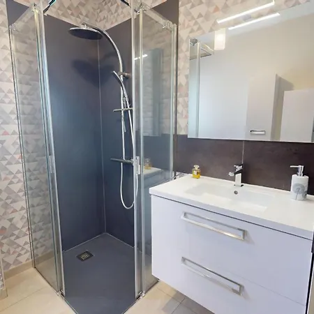 Prázdninový dům Palm Cornue Avec Piscine Privative Saint-Gilles-Croix-de-Vie