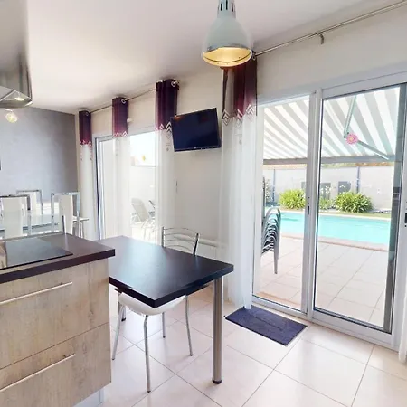 Palm Cornue Avec Piscine Privative Hébergement de vacances Saint-Gilles-Croix-de-Vie