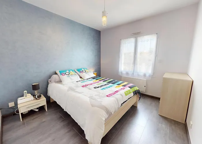 Semesterbostad Palm Cornue Avec Piscine Privative