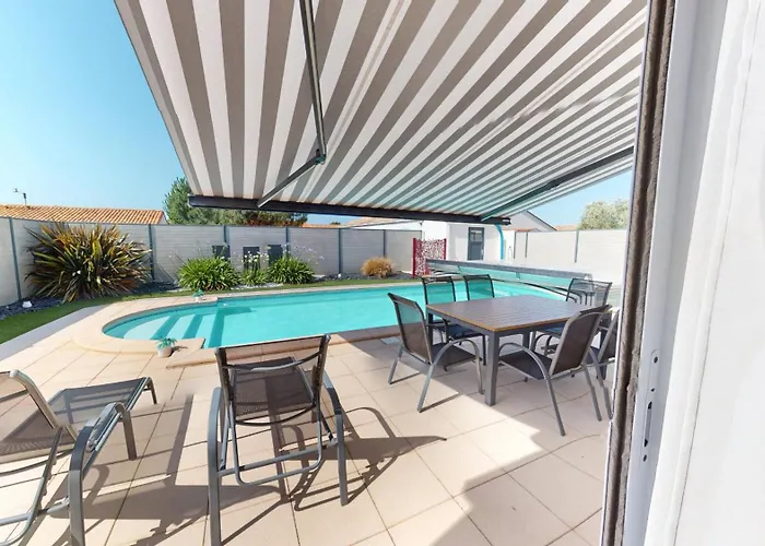 Palm Cornue Avec Piscine Privative Semesterbostad