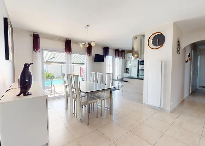 Palm Cornue Avec Piscine Privative *