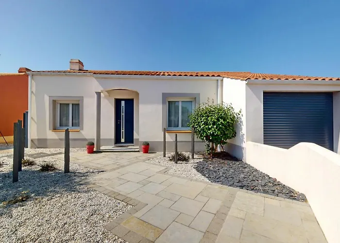 Semesterbostad Palm Cornue Avec Piscine Privative